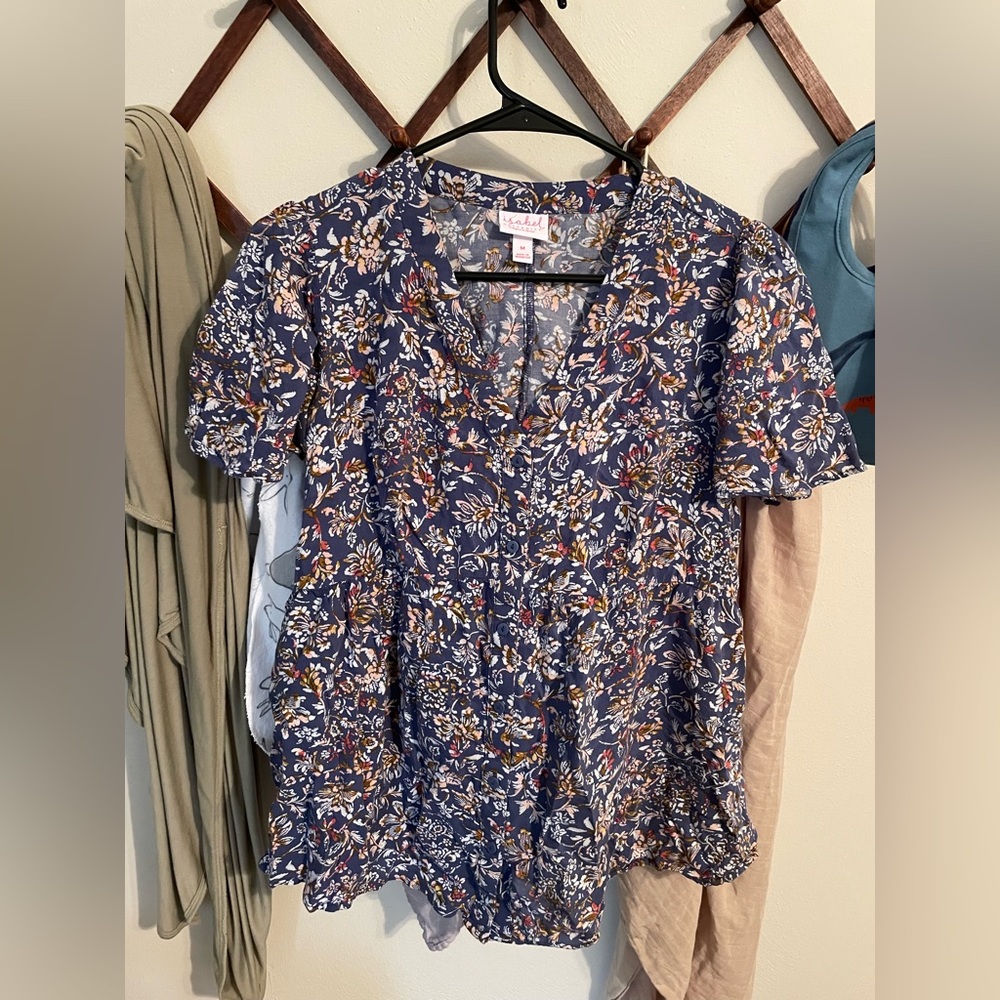 Isabel maternity shirt, size medium